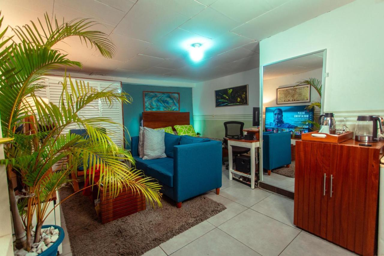 Palm Springs Bed & Breakfast Bed & Breakfast Limbe Luaran gambar